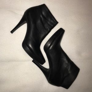 STEVE MADDEN “SURVEY” BOOTIES, Sz 10